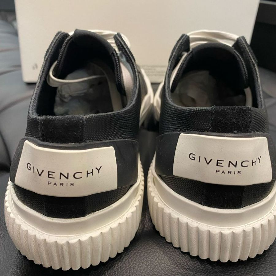 💎Han's house精品服飾💎GIVENCHY 紀梵希 鞋 西班牙製 現貨 UK 8 9-3
