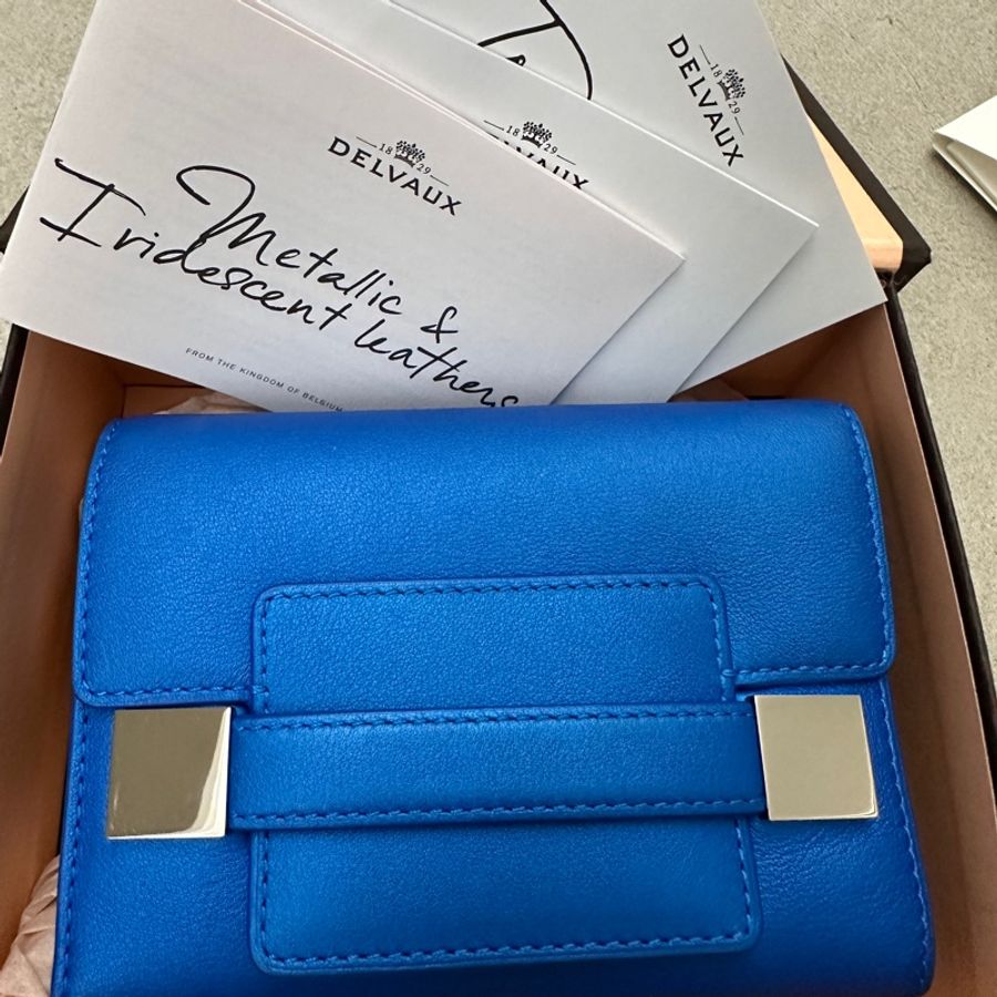 Delvaux 非常經典的 Madame 系列短夾-0