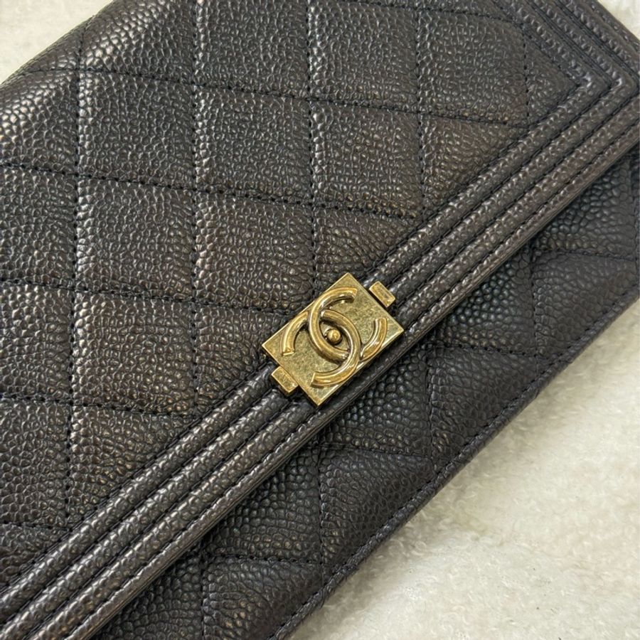 (閒置新🆕）Chanel 黑金荔枝boy woc-2