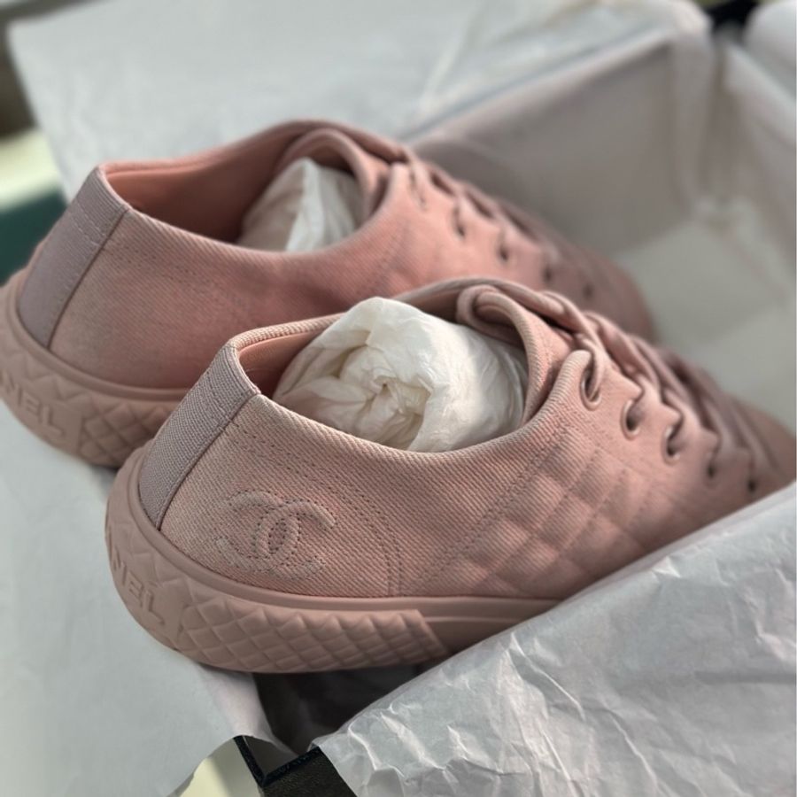 閒置未使用 Chanel/香奈兒粉色餅乾鞋 尺寸38碼 帆布材質板鞋-2
