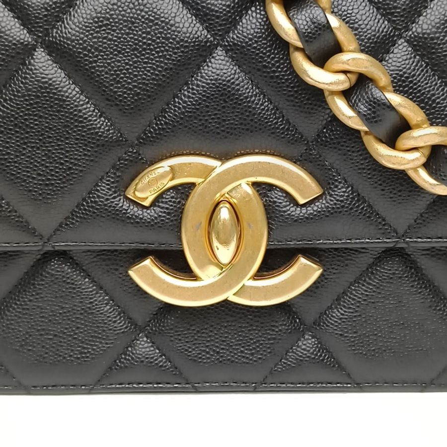 CHANEL 24ACF口蓋包大雙C粗鏈條黑色荔枝牛皮晶片-4