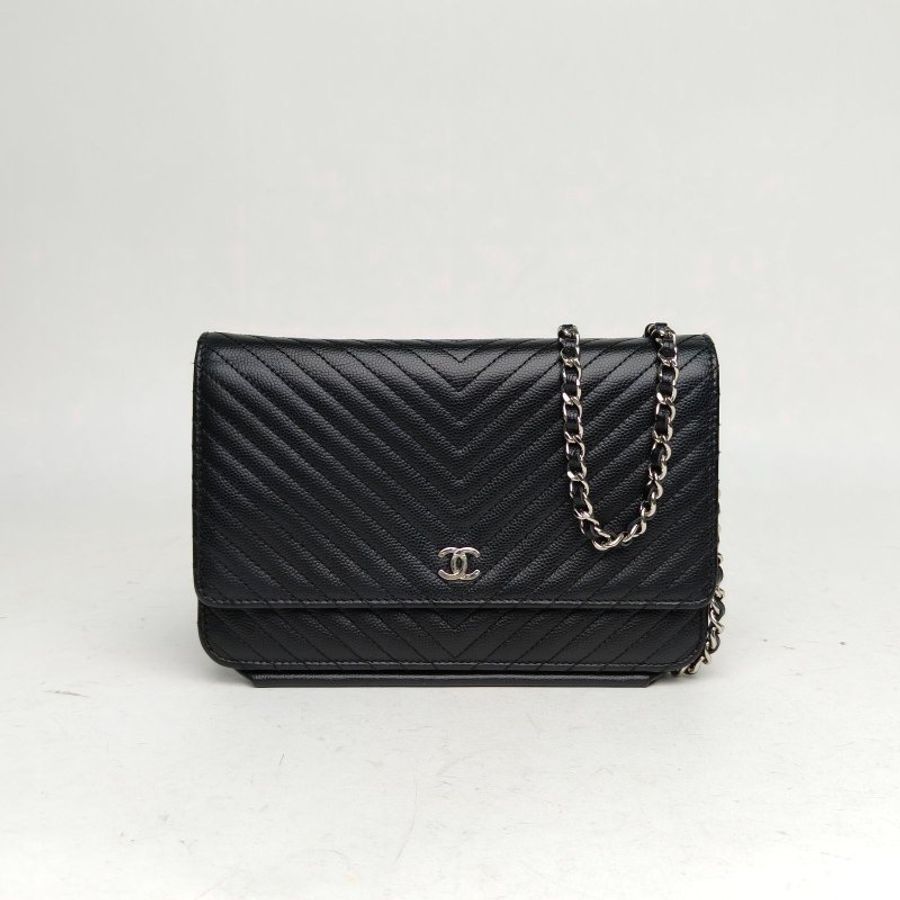 CHANEL CFWOC19黑色荔枝牛皮22開銀扣V紋肩背包-0