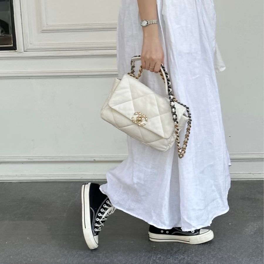 CHANEL香奈兒 白色小號19bag🪿🪿黑金白鏈美滋滋的-24