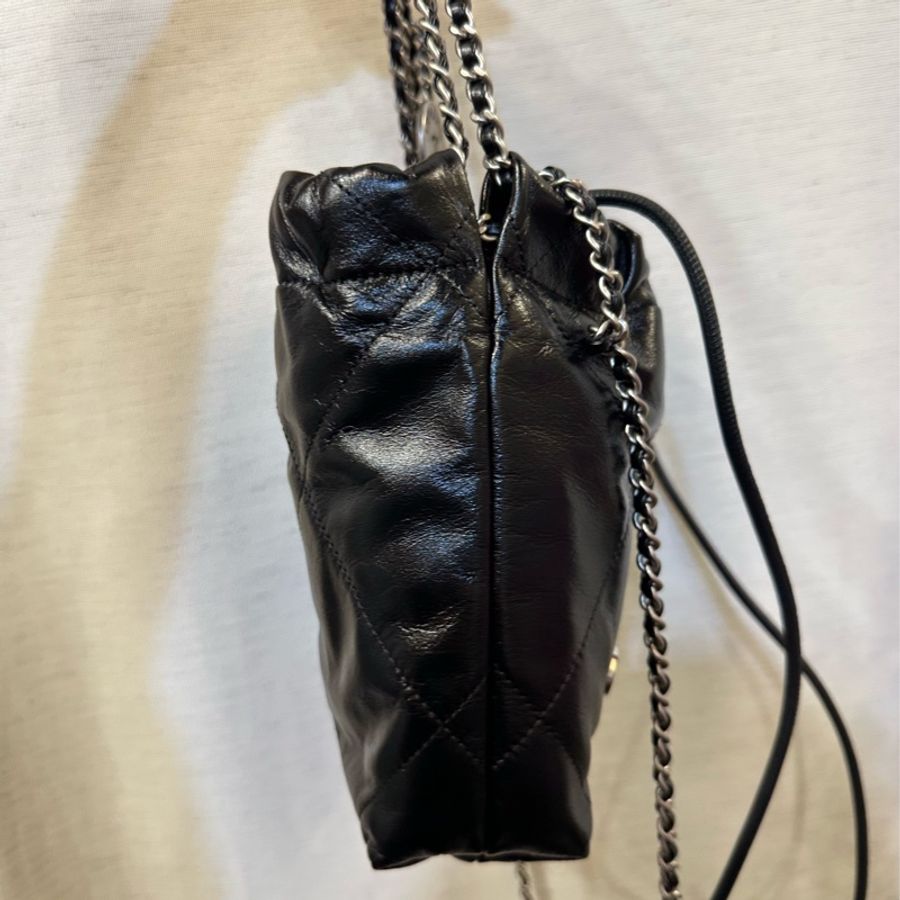 Chanel 黑牛皮霧銀釦mini 22包 AS3980-2