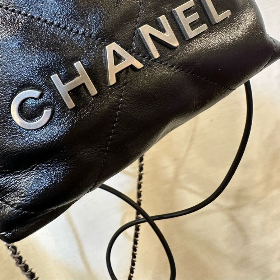 Chanel 黑牛皮霧銀釦mini 22包 AS3980-8