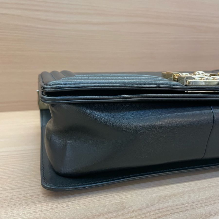 Chanel 黑金 LEBOY 羊皮 2018年 24開 中號 菱格金扣鏈條包 有卡 有塵袋 無盒子 尺寸底長25*高15*寬8*-8