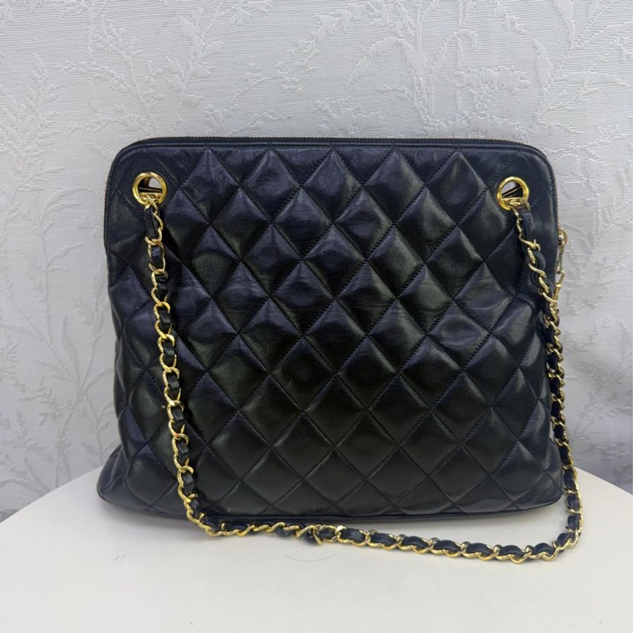 Chanel vintage black color bag-2