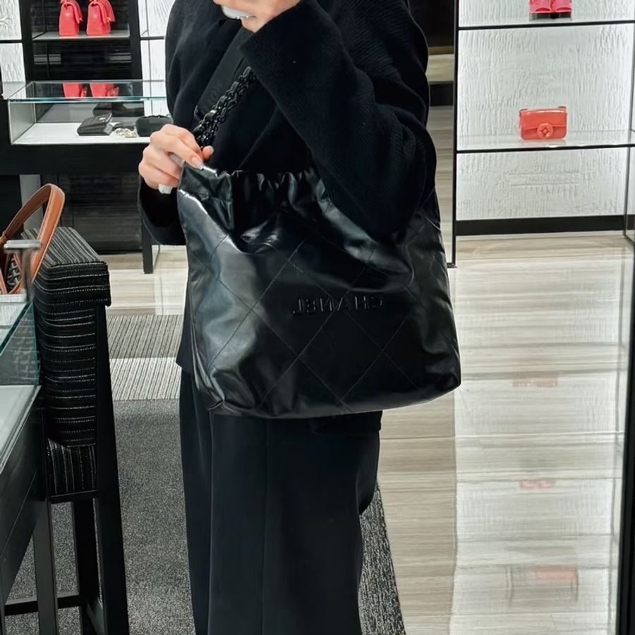 CHANEL香奈兒22bag SoBlack中號芯片款 24年閒置-5