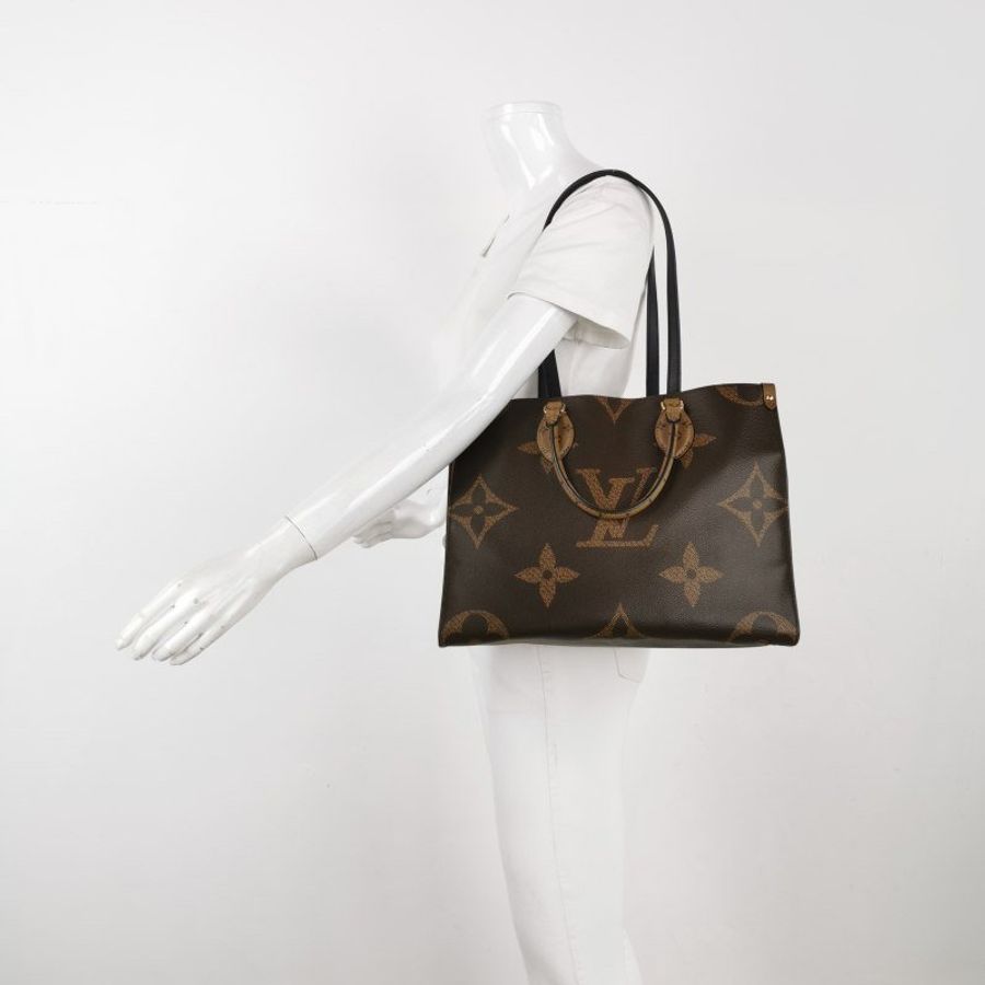 Louis Vuitton (LV) Onthego中型牛皮Gaint Monogram單肩包晶片款-1