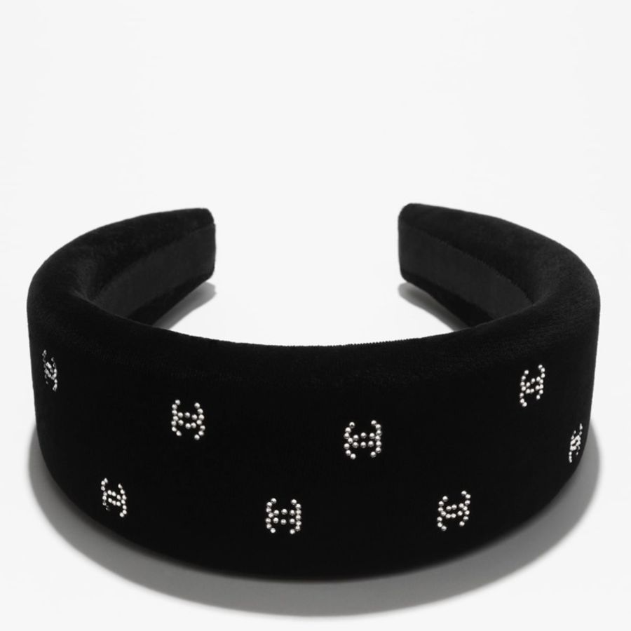 CHANEL 香奈兒【 26C 早春度假】HAIR ACCESSORY 黑色絲絨水鑽雙C頭箍 AAB663-5