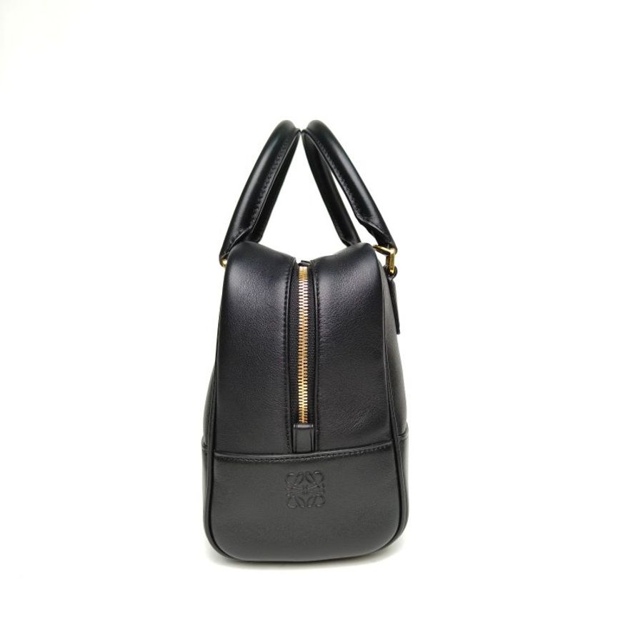 LOEWE Amazona19Bag黑色牛皮金扣肩背包-3