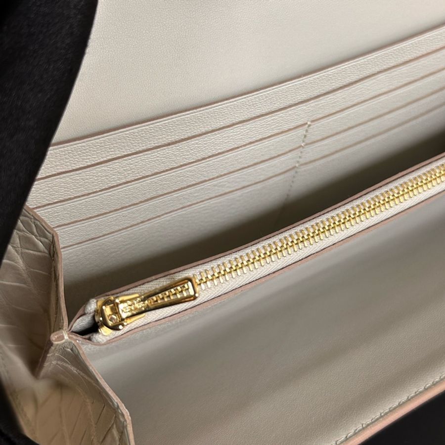 HERMES CONSTANCE TO GO-8