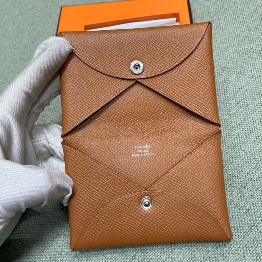 【97新 ✨ 全網最低價!】 愛馬仕 Hermes calvi 卡包 金棕色 有盒 可送禮(下單前先詢問庫存❗️❗️)-1