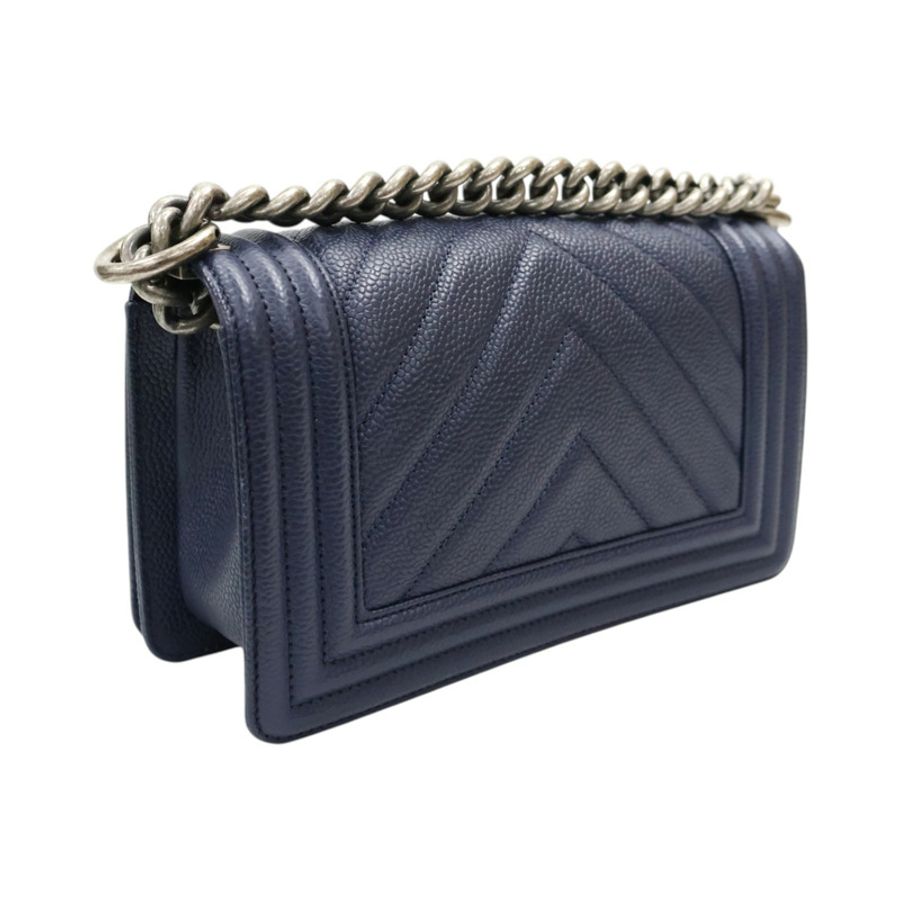 藍色 山型壓紋 牛皮 Boy 20 鍊帶 肩背包 銀釦【CHANEL 香奈兒】 A67085-1