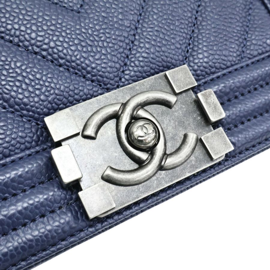藍色 山型壓紋 牛皮 Boy 20 鍊帶 肩背包 銀釦【CHANEL 香奈兒】 A67085-5