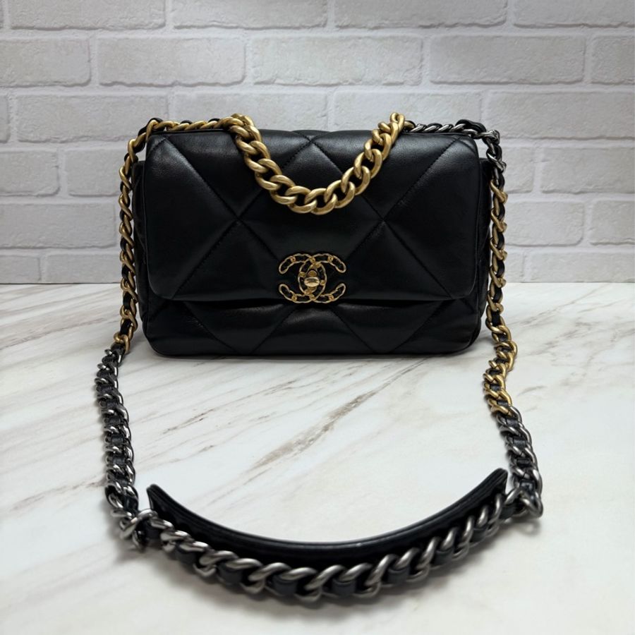 香奈兒Chanel 19 Bag 菱格紋羊皮黑色金釦 金銀雙色鏈帶 小號 手提/肩背/斜背-5