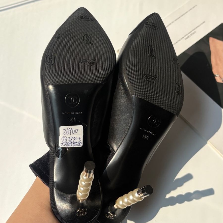 Chanel 黑皮珍珠高根穆勒鞋-3