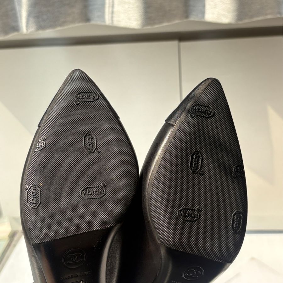 Chanel 黑皮珍珠高根穆勒鞋-4