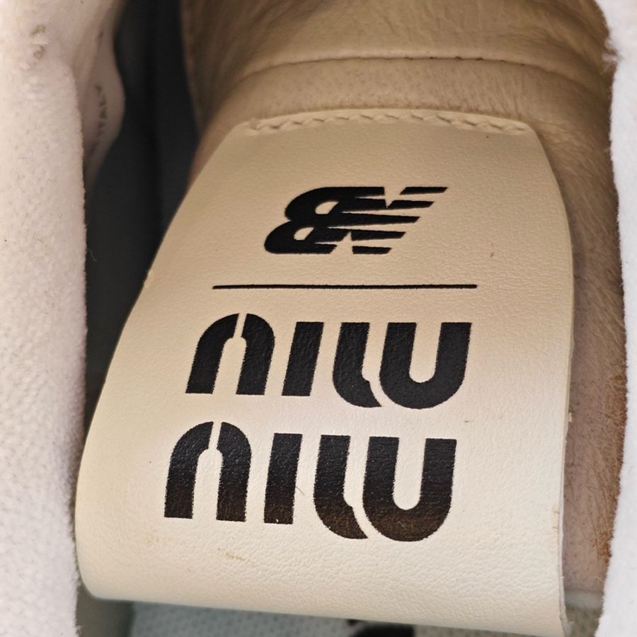 繆繆 MiuMiu x New Balance 574 白色復古風休閒鞋-8