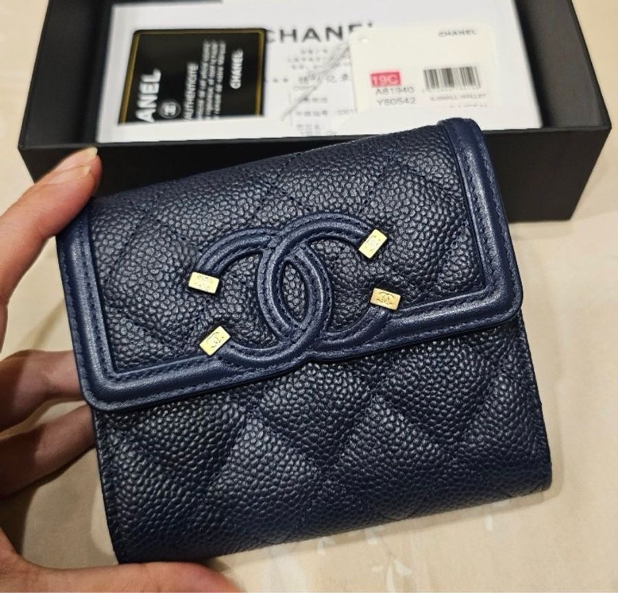 Chanel 藍金荔枝三折短夾(大全配)-0