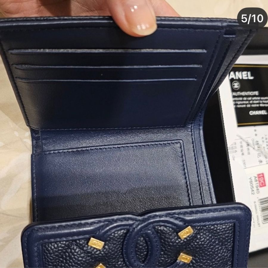 Chanel 藍金荔枝三折短夾(大全配)-10