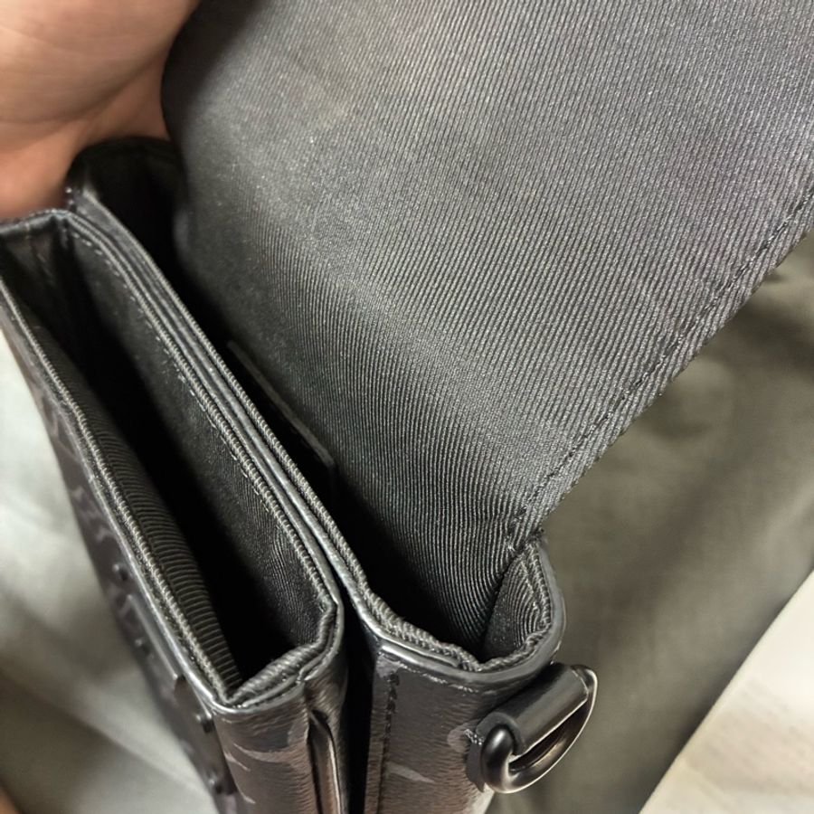 Lv s-lock黑色老花側背包-2