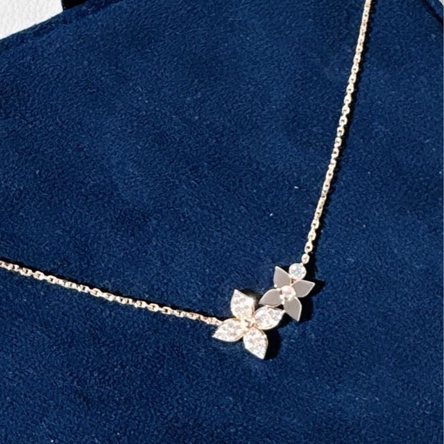 LV路易威登 Star Blossom系列 18K金滿鑽雙花四葉草花卉項鍊-3
