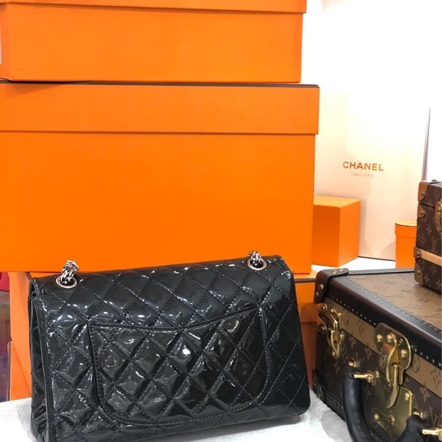 Chanel漆皮2.55中号-4