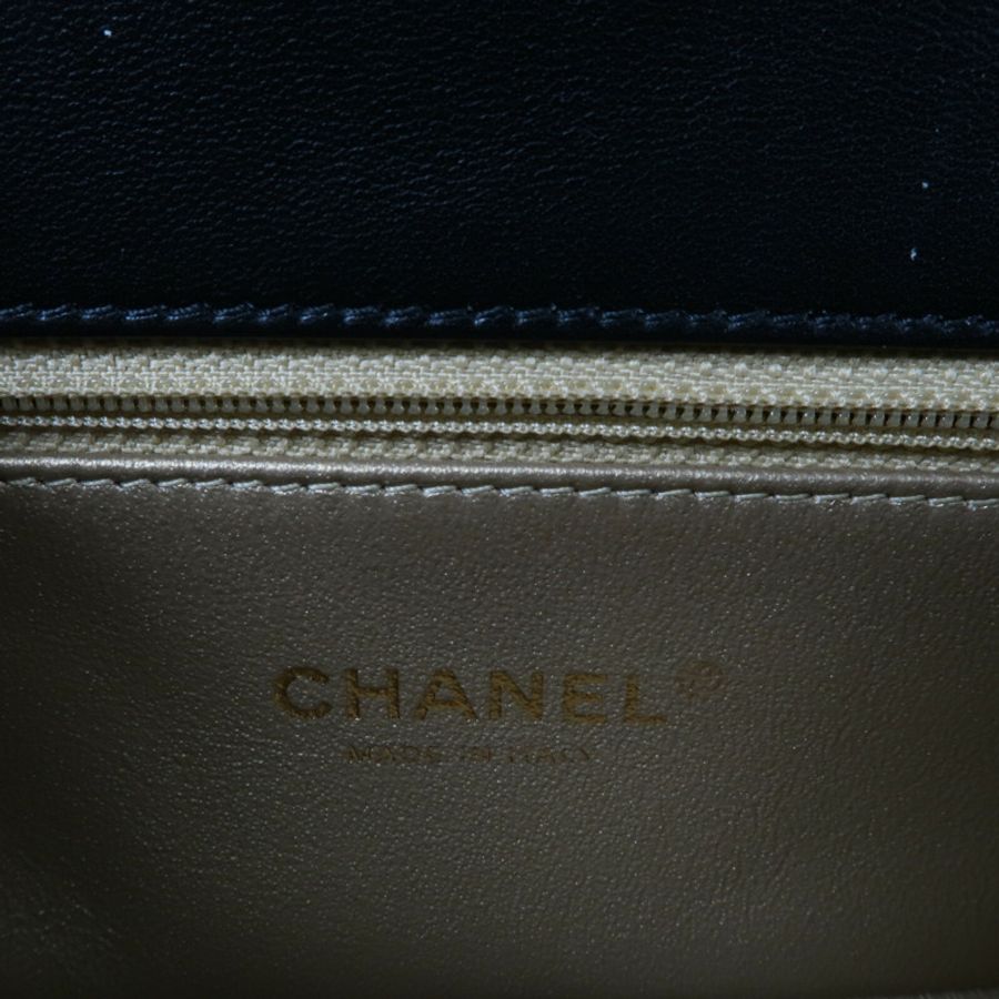 CHANEL 羊皮皮革Chain Shoulder鏈帶肩背袋-6