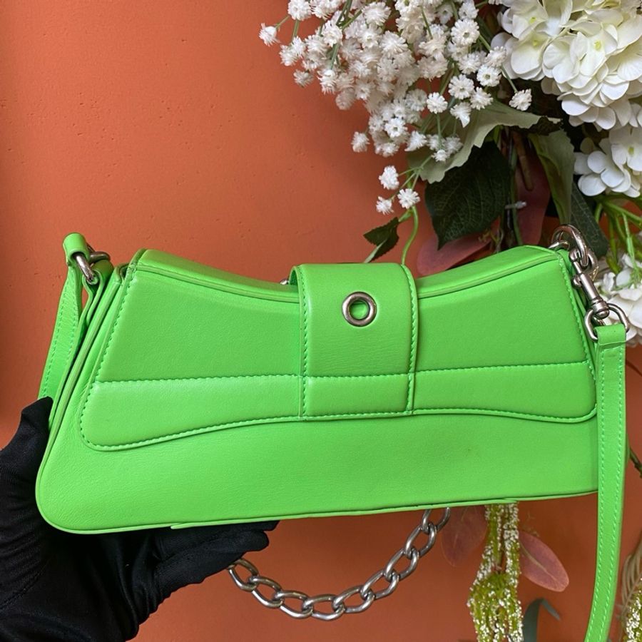 Balenciaga巴黎世家 LINDSAY 磁性閉合弧形牛皮 單肩斜挎包-2