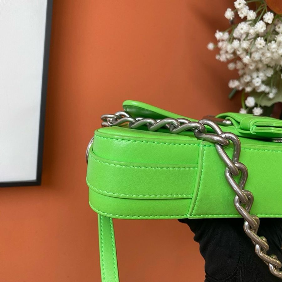 Balenciaga巴黎世家 LINDSAY 磁性閉合弧形牛皮 單肩斜挎包-5