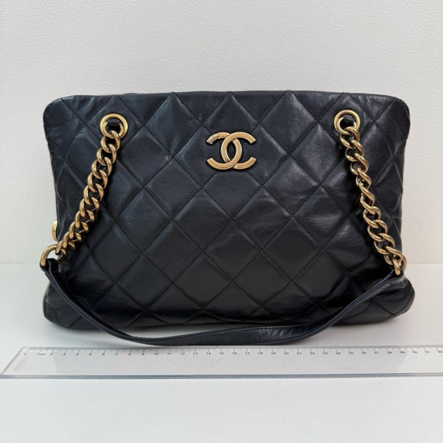 Chanel/香奈兒 黑色徽標單肩包 孟買-1
