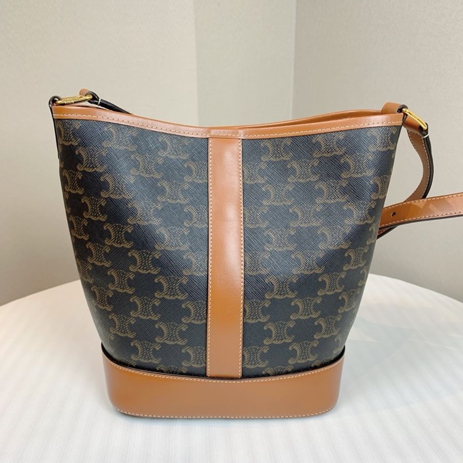 賽琳/Celine Triomphe Bucket 小號凱旋門經典老花棕色水桶包 輕盈又時尚的日常款 配件:塵袋,購證18x13x22cm-1