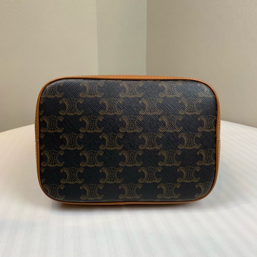 賽琳/Celine Triomphe Bucket 小號凱旋門經典老花棕色水桶包 輕盈又時尚的日常款 配件:塵袋,購證18x13x22cm-4