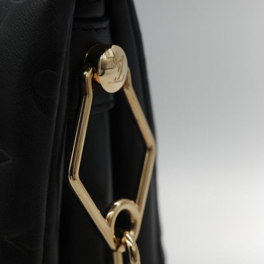 Louis Vuitton 路易威登 Coussin PM 黑色 羊皮 金鍊 帆布肩帶 鏈條肩帶 單肩包 斜挎包-15