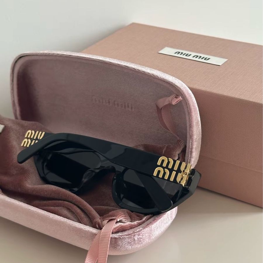🌷新款！全新! Miu Miu Logo設計 太陽眼鏡/墨鏡 03s-2