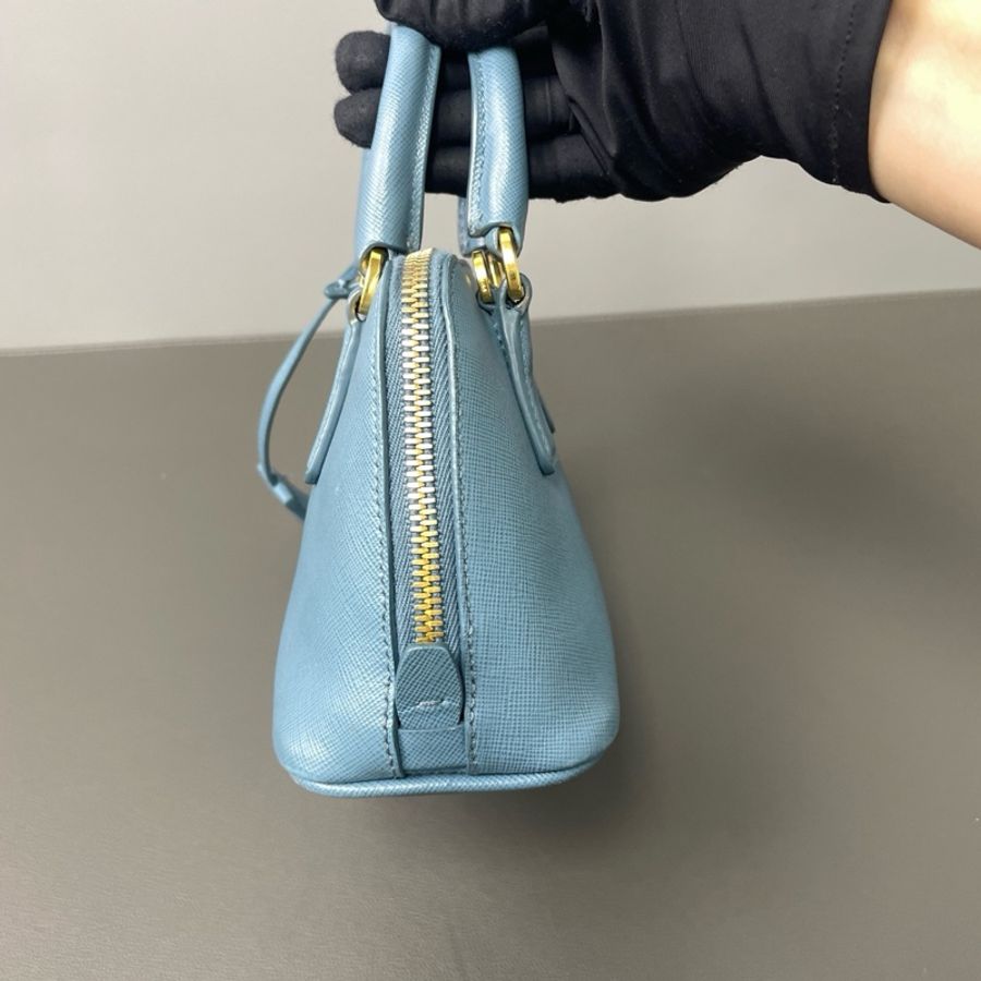 Prada • 經典十字紋牛皮迷你貝殼包 Baby Blue 寶寶藍-5