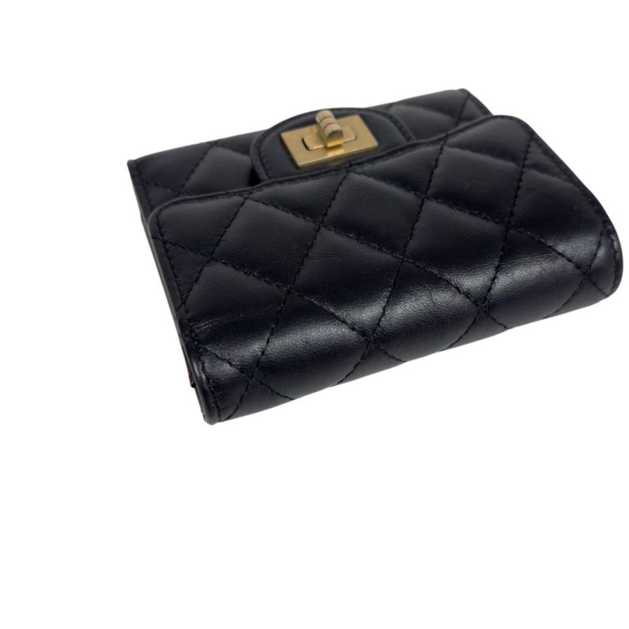 CHANEL 2.55 扭扣 短銀包-8