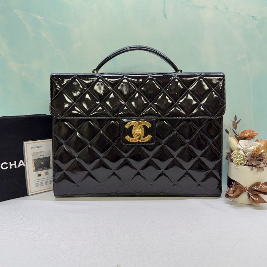 CHANEL Vintage菱格紋漆皮雙C轉扣公事包-0