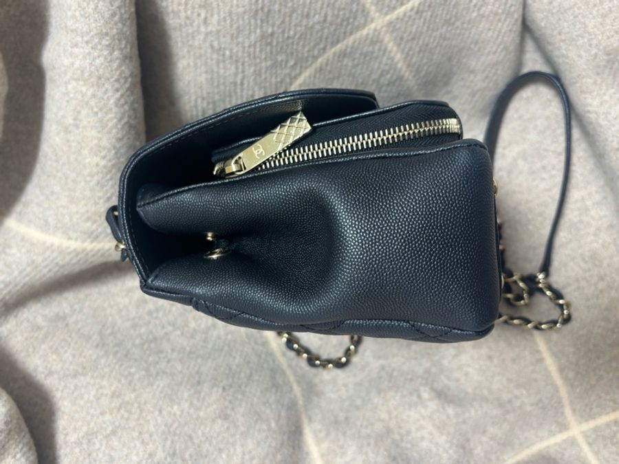 ［二手正貨］Chanel business affinity bag郵差包中號25cm-18