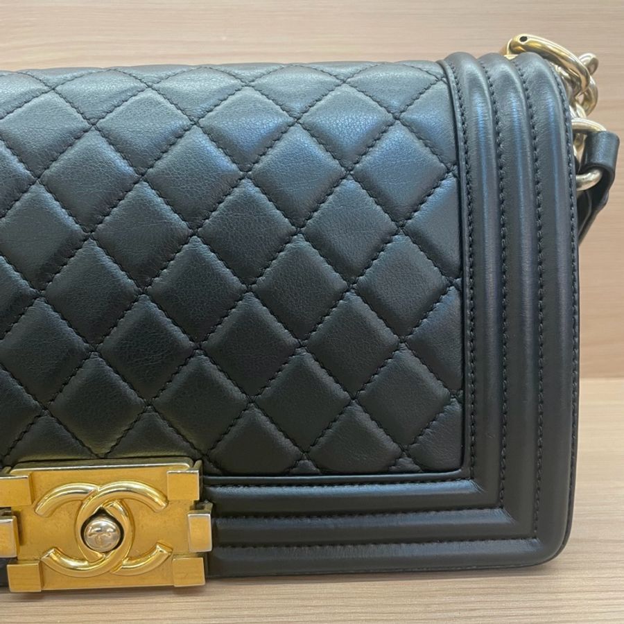 Chanel 香奈兒黑金LEBOY中號 牛皮鏈條包 2015年，20開 有塵袋 無卡 無盒子 尺寸底長25*高15*-6