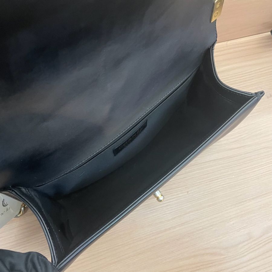 Chanel 香奈兒黑金LEBOY中號 牛皮鏈條包 2015年，20開 有塵袋 無卡 無盒子 尺寸底長25*高15*-10