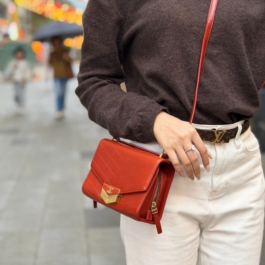 香奈兒Chanel漢堡系列紅金V紋信封包 24開-0
