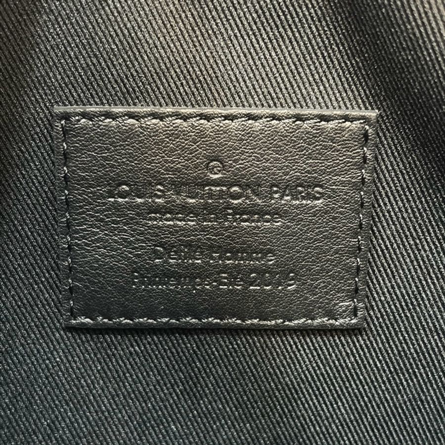 LV M53288 Soft Trunk黑色 壓紋 牛皮 軟箱 皮革 方箱 斜背包-34