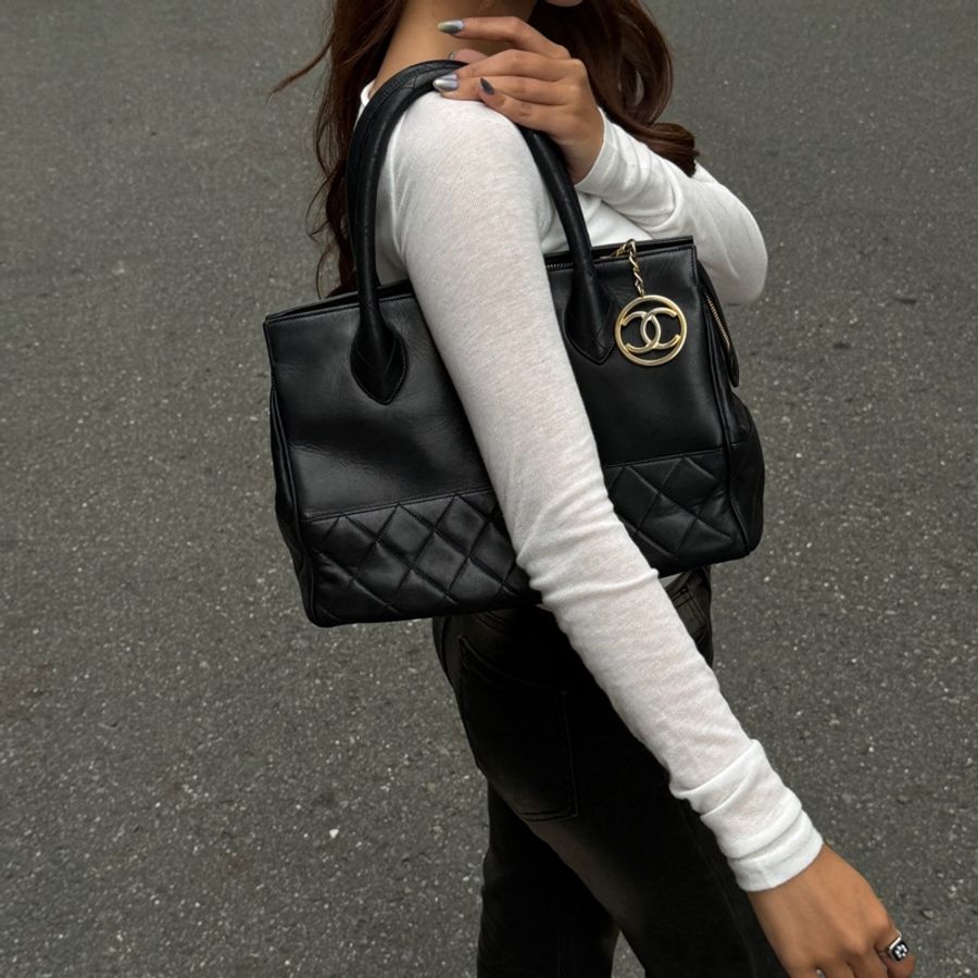 【超級新🆕】 Chanel 黑金羊皮 小托特肩背包 （專櫃223,000）-7