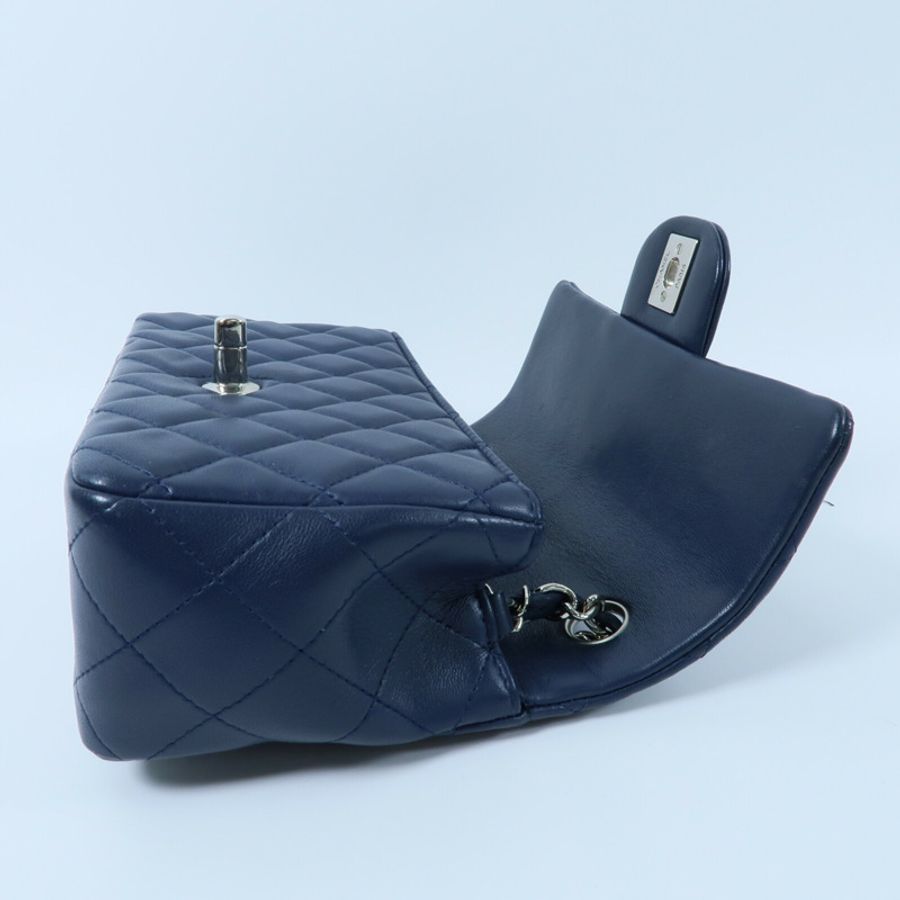 CHANEL 羊皮皮革Mini Classic 20鏈帶肩背袋-11