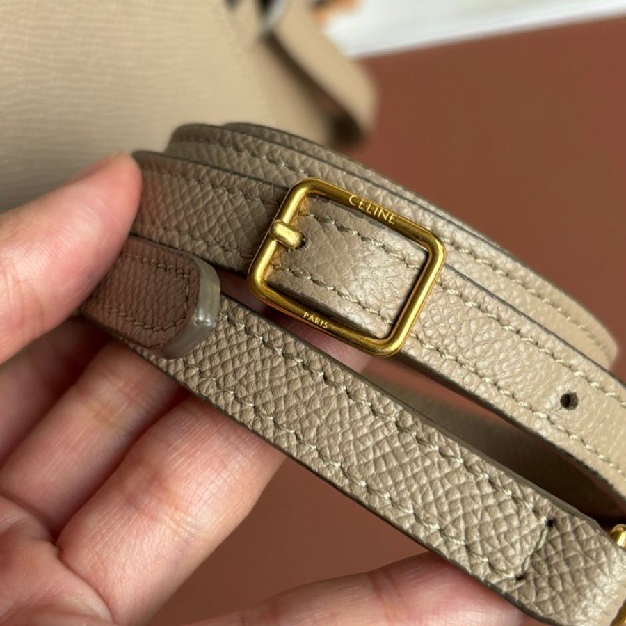 停產絕版::CELINE:: Nano Belt Bag 兩用手提斜背鯰魚包(淺灰褐色)-17