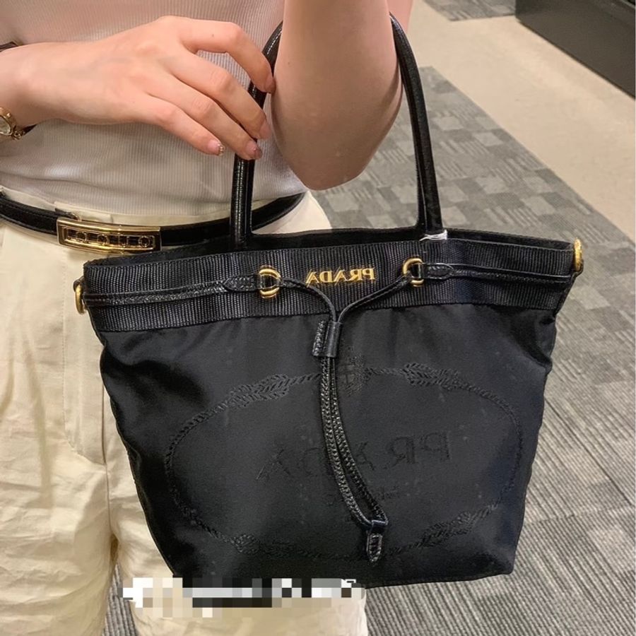 Prada 刺繡花紋手提包(附保卡)-0