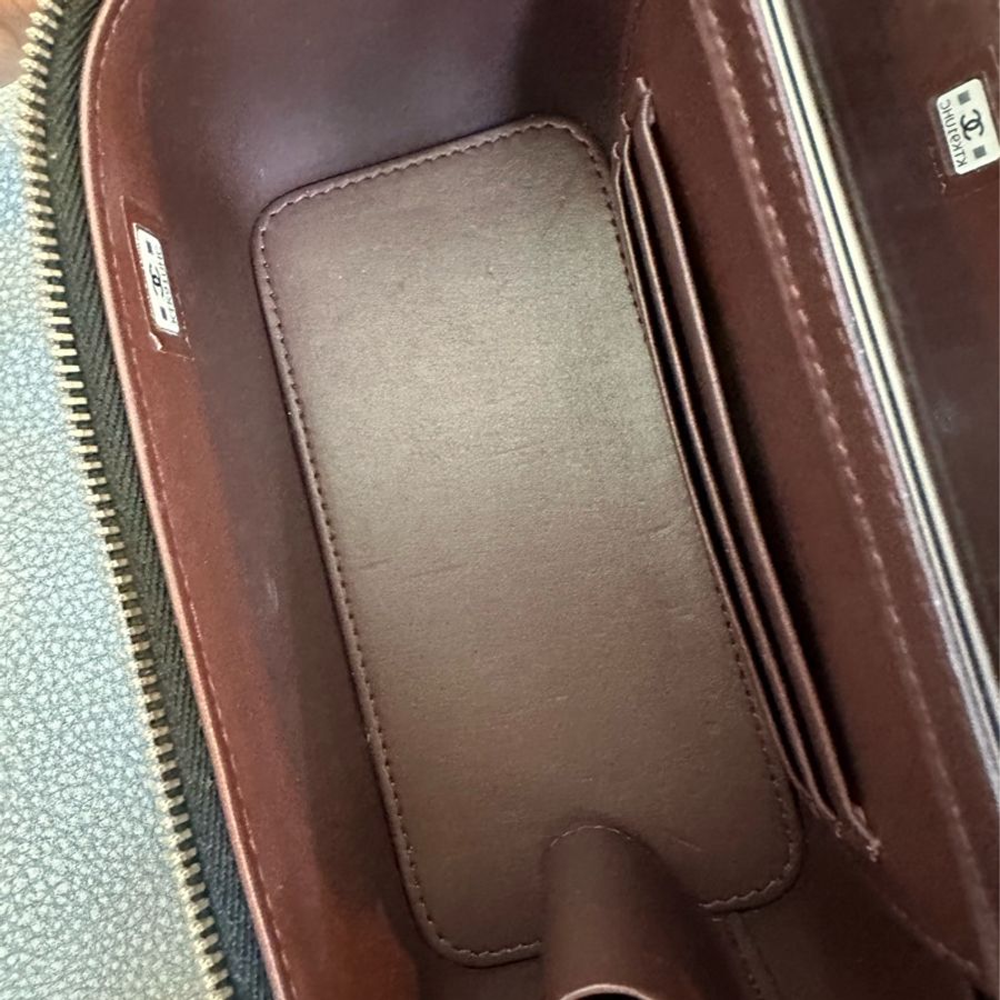 Chanel Vanity Case荔枝皮黑盒子金鏈 化妝包 二手-1