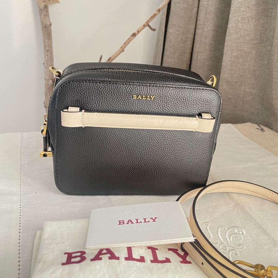 Bally 相機包/豆腐包/18cm小方胖/方胖子/箱包/手機包🍄正品🍄況優🍄肩背/側背/斜背🍄不廢小包手機可入-10